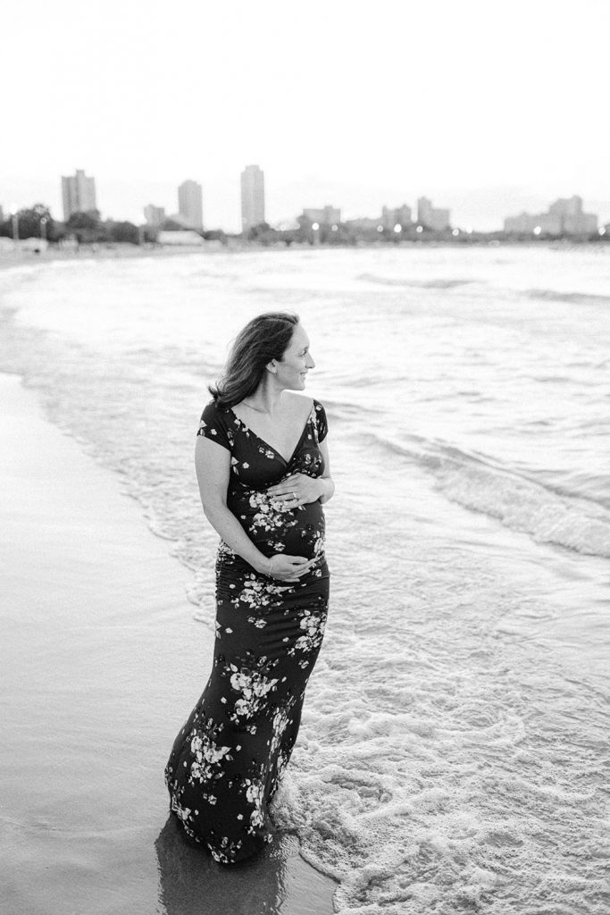 chicago beach maternity photography