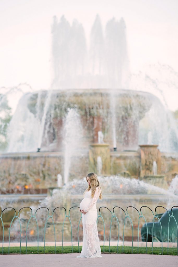 chicago-maternity-photography-buckingham-fountain