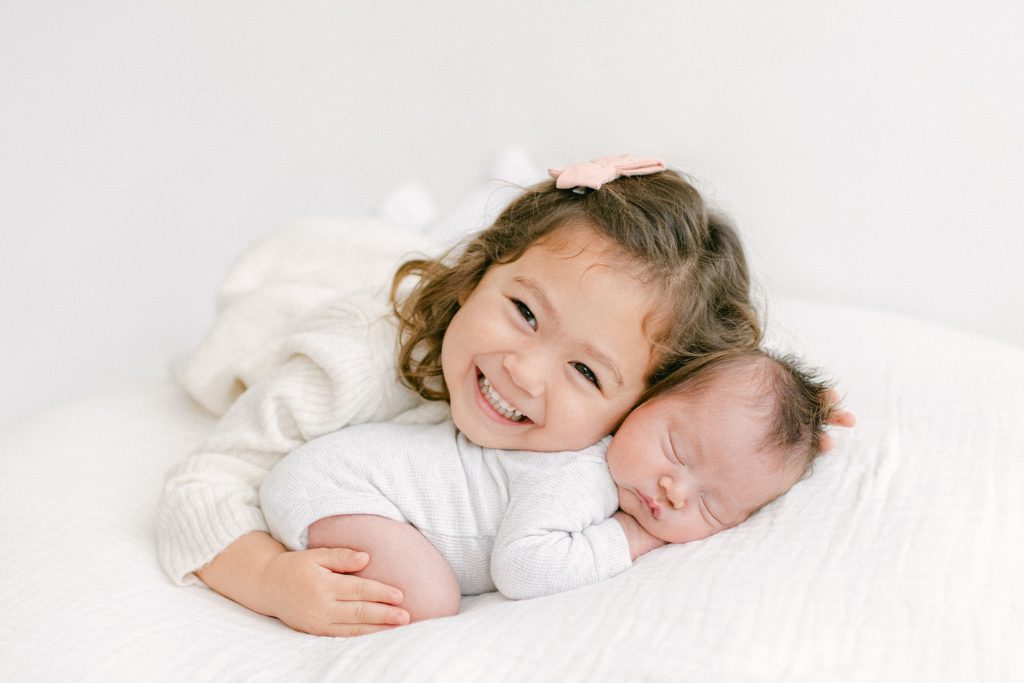 chicago-newborn-sibling-studio-photography
